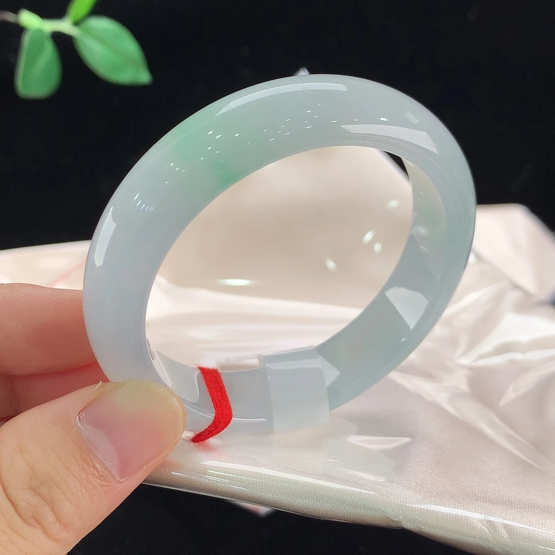 翡翠未镶嵌手镯0241