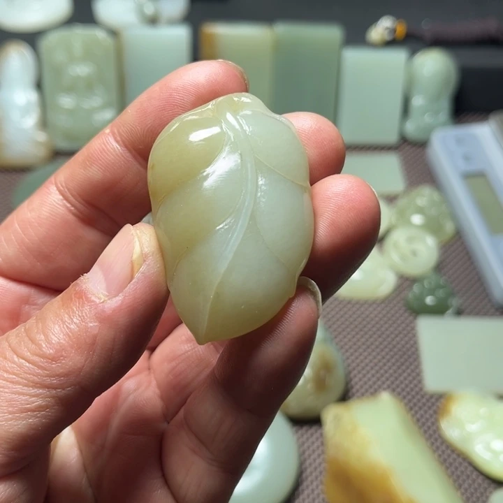 和田玉（糖玉）未镶嵌挂件