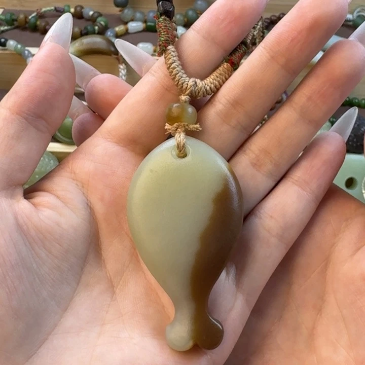 和田玉（糖玉）未镶嵌颈饰