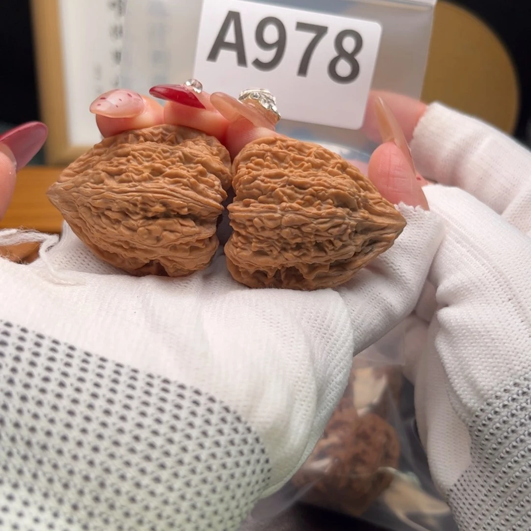 文玩核桃把件36塔尖a 978