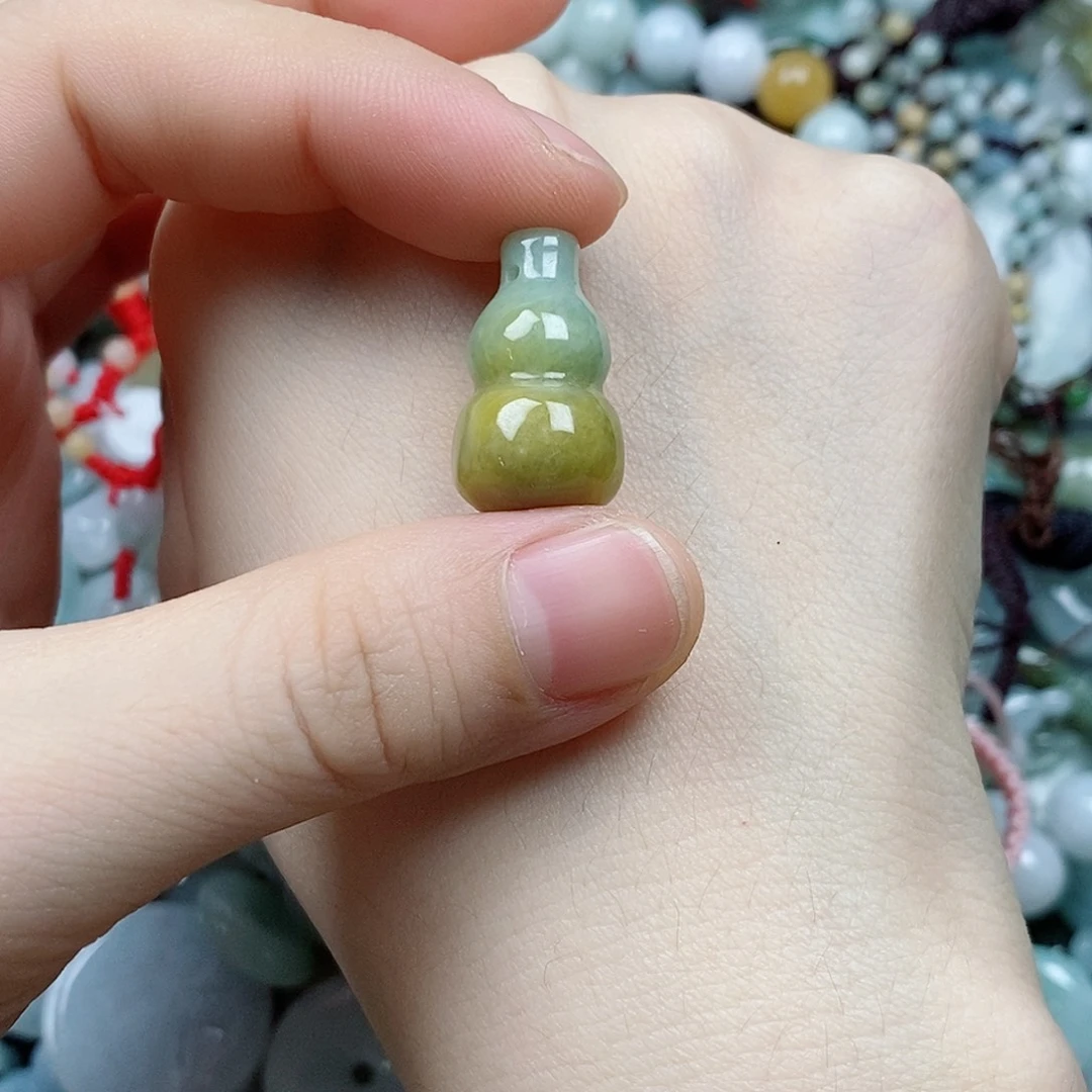 翡翠未镶嵌吊坠(不含链)葫芦