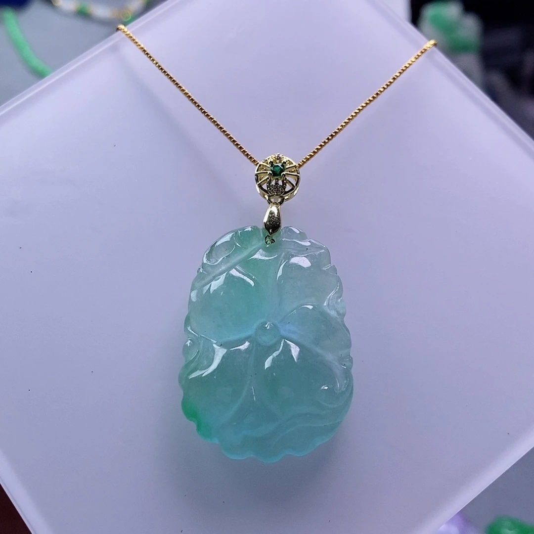 翡翠未镶嵌吊坠(赠链)