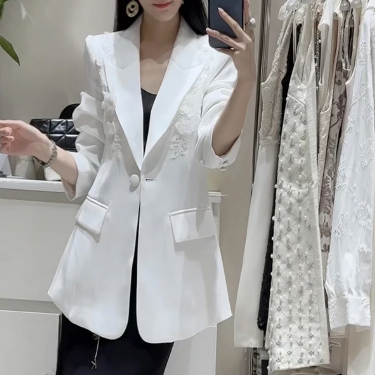 春季新款洋气刺绣休闲轻奢感职场女士西装外套
