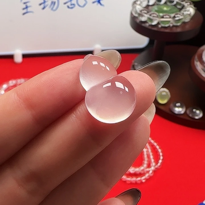 老***Q未镶嵌蛇纹石玉颈饰葫芦