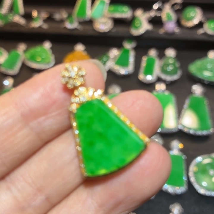 翡翠18K金镶嵌吊坠(不含链)翡翠