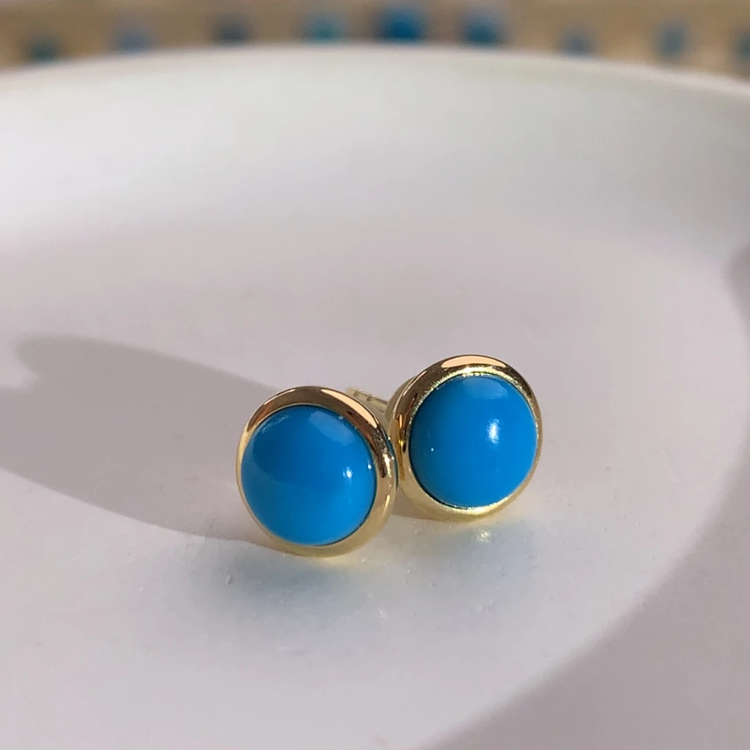 18K金镶嵌绿松石睡美人耳钉