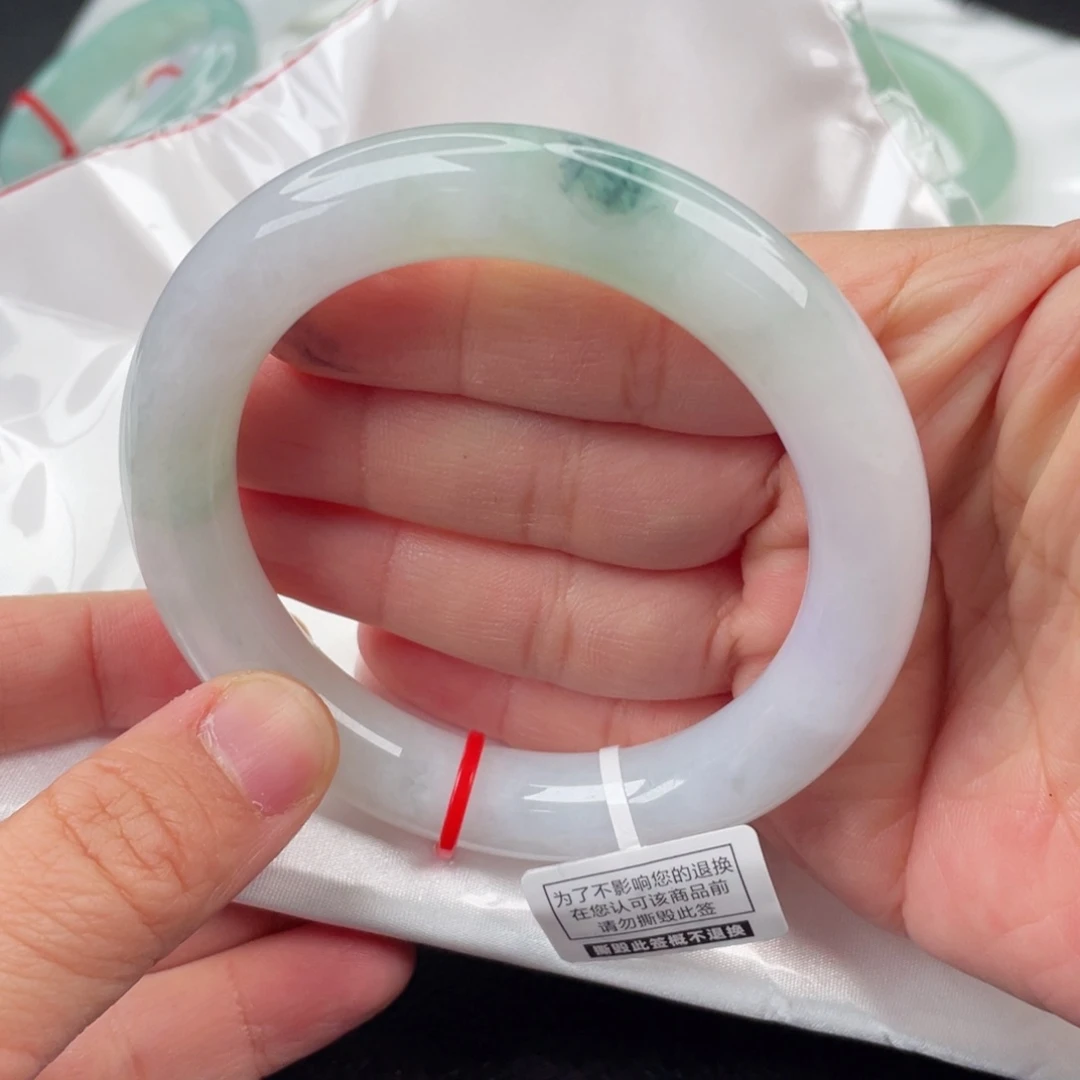 翡翠手镯未镶嵌58圈口