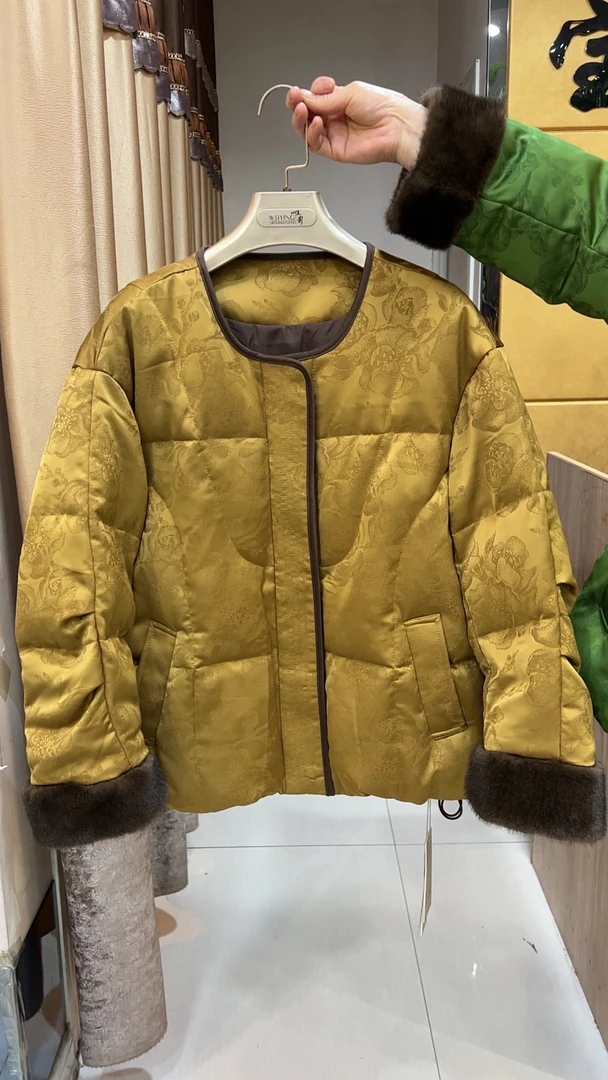 女款休闲保暖百搭年款冬季加厚羽绒服【248133】