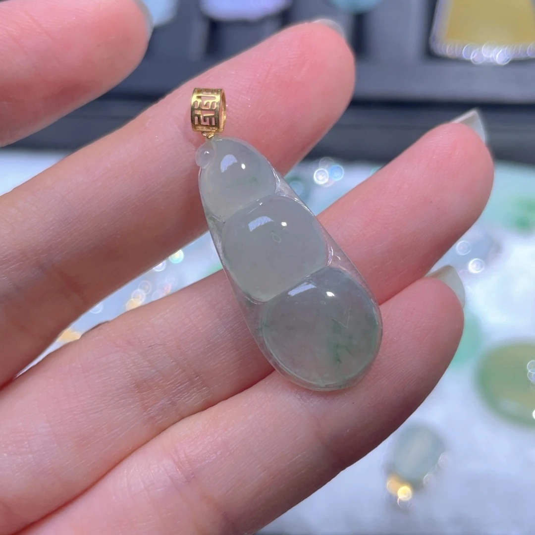 翡翠18K金镶嵌颈饰翡翠