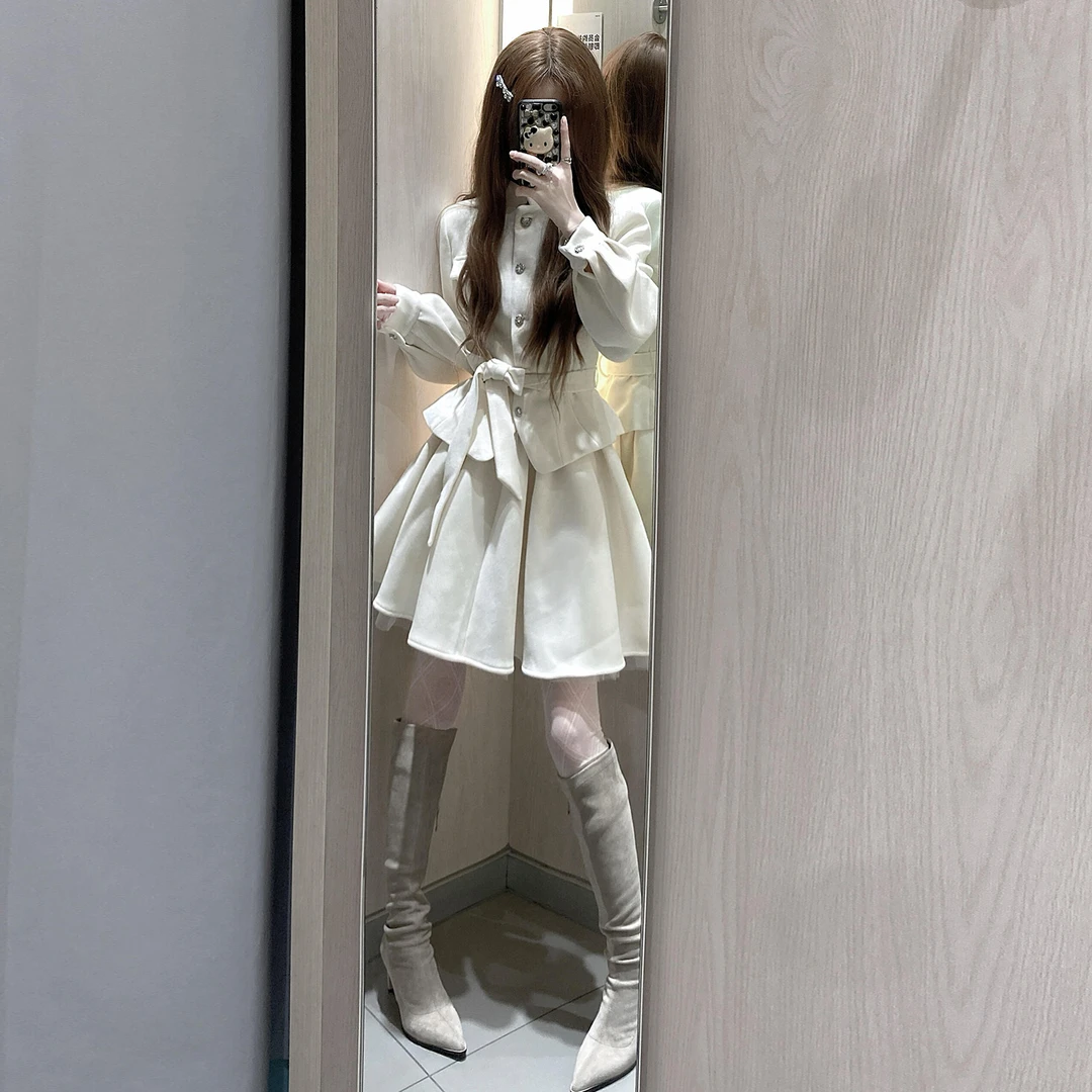 2026新款白色富家千金连衣裙子女秋冬韩系高级感穿搭一整套装短裙