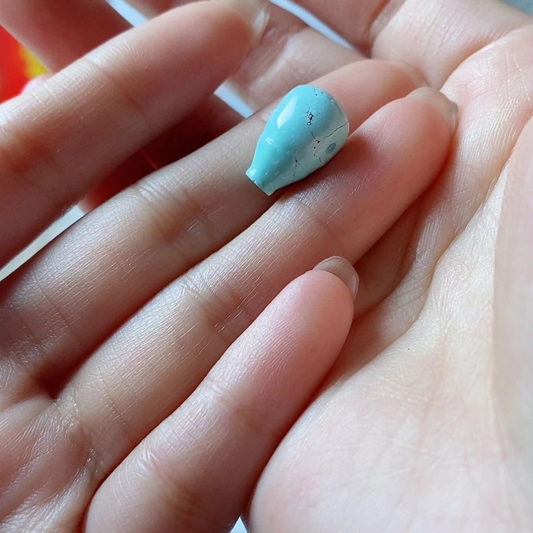 绿松石颈饰未镶嵌