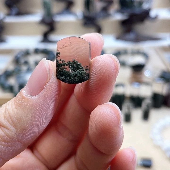 未镶嵌颈饰水晶绿幽灵聚宝盆无事牌