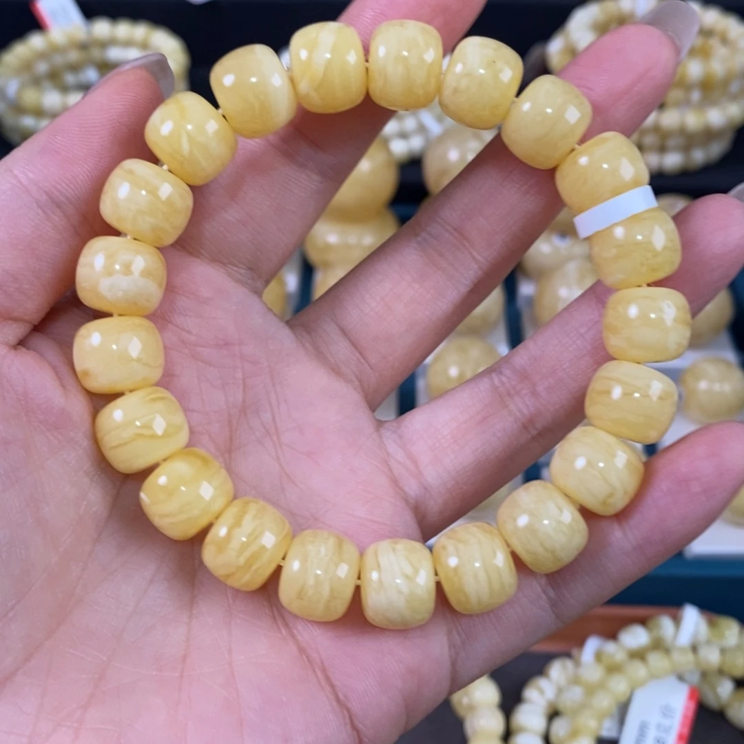 辰****蜜蜡未镶嵌珠宝奇石