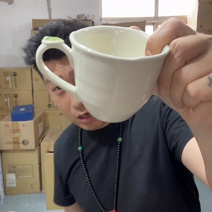 杯子。