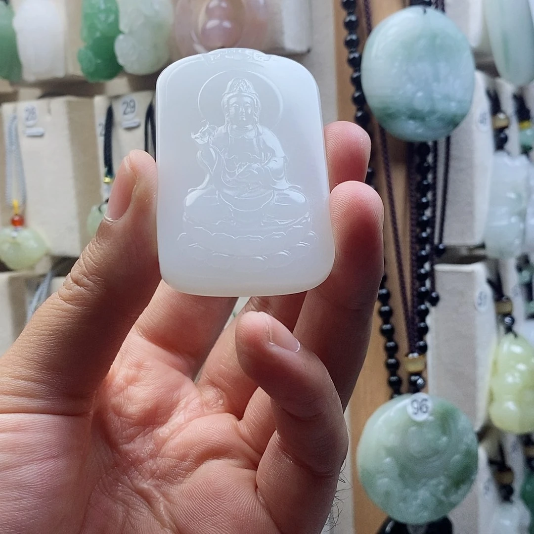 石英质玉（金丝玉）未镶嵌颈饰