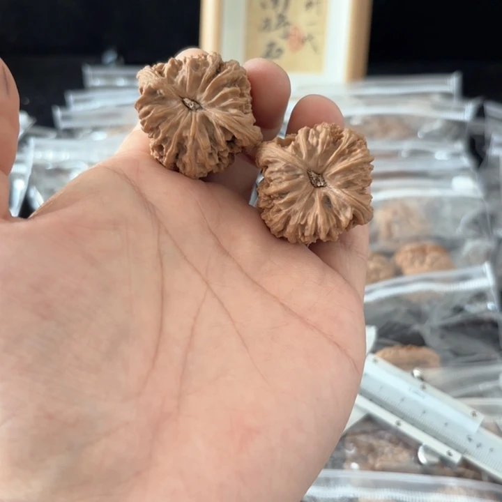 文玩核桃吊坠心**海南将