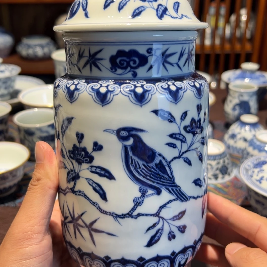 精品青花花鸟纹人参罐盖罐高23厘米