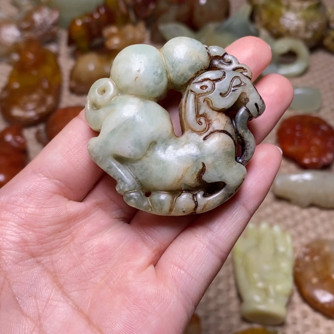 蛇纹石玉未镶嵌颈饰