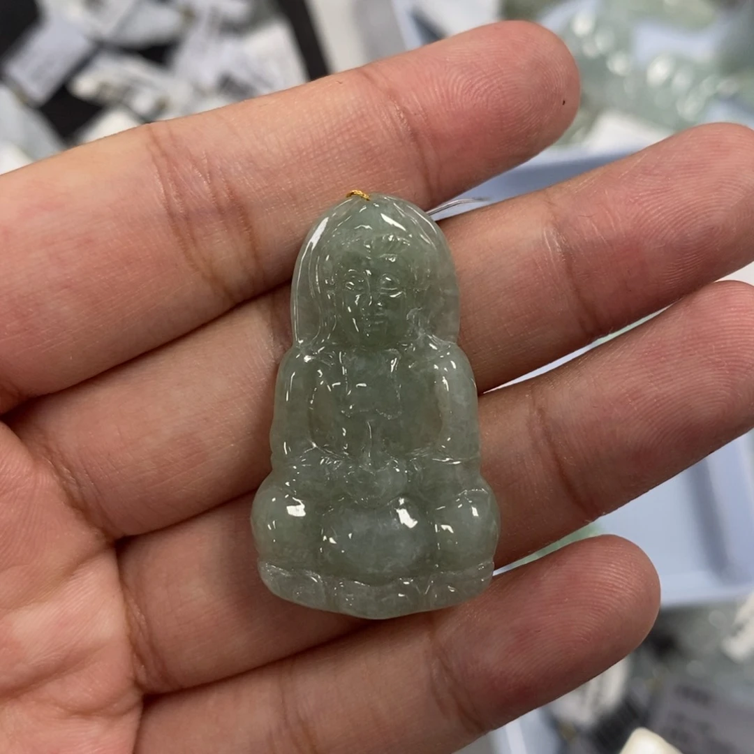 翡翠未镶嵌颈饰观音