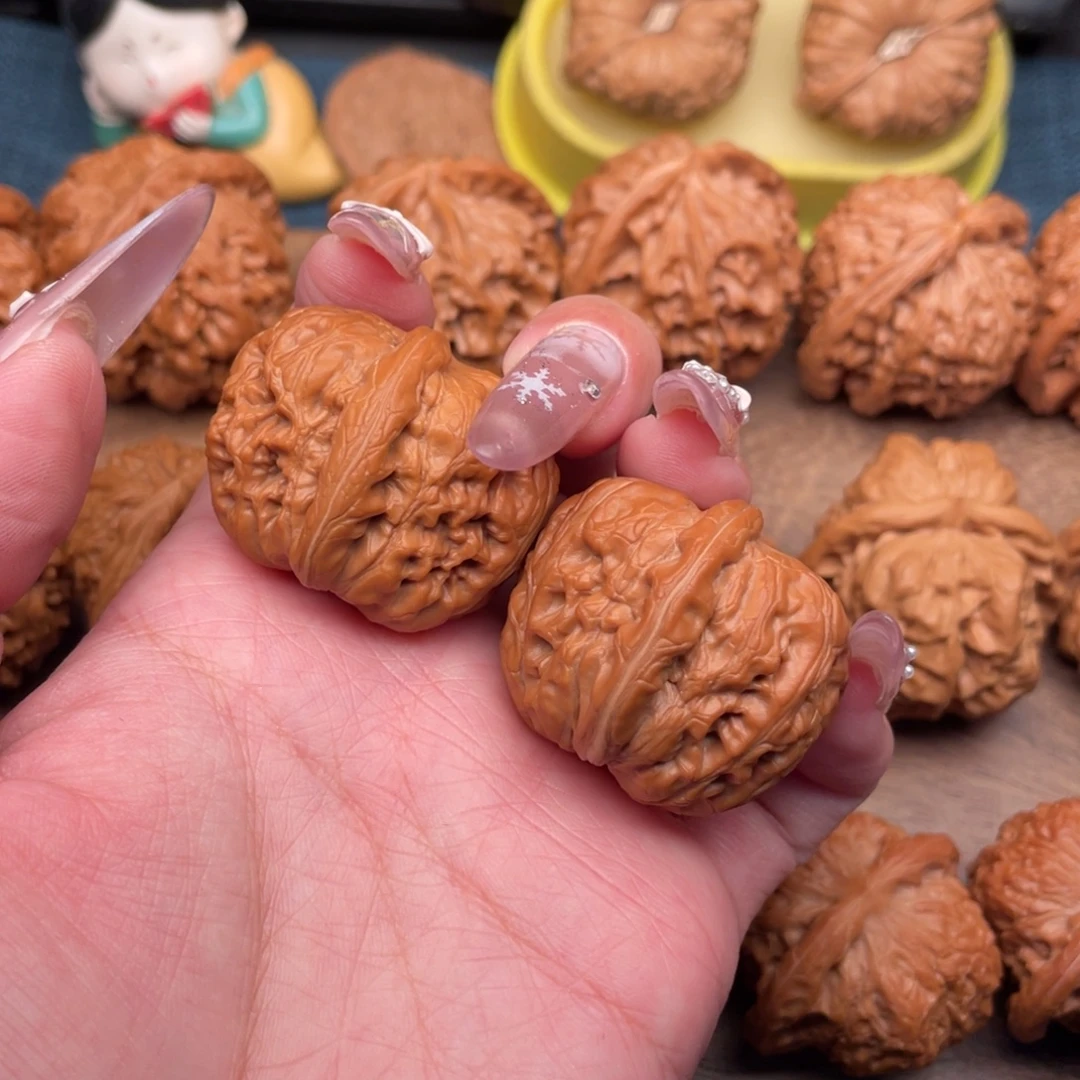 文玩核桃把件全品粗棱平谷元宝37