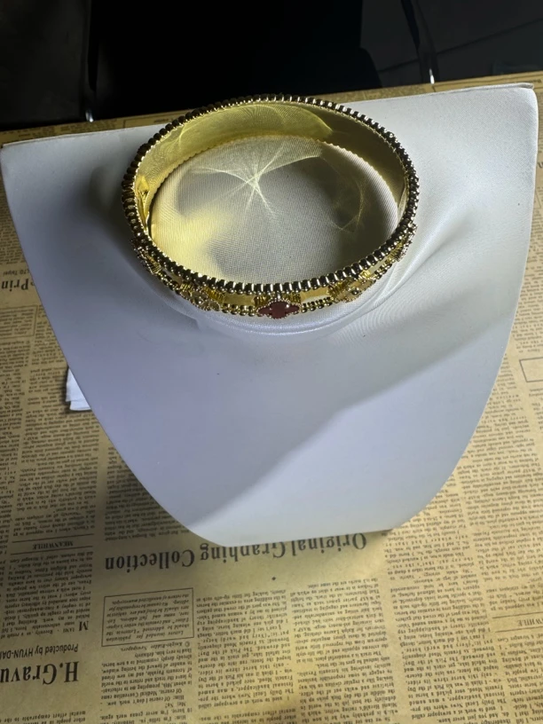 手镯 收藏轻奢四叶草手镯A515