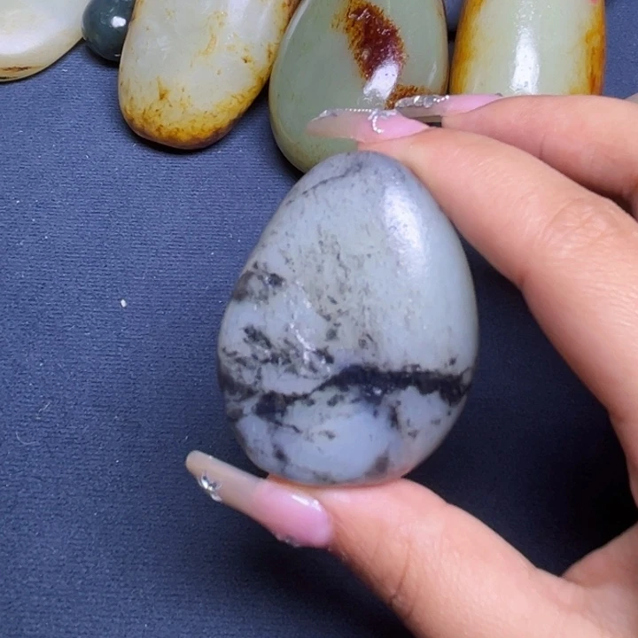 和田玉未镶嵌珠宝奇石