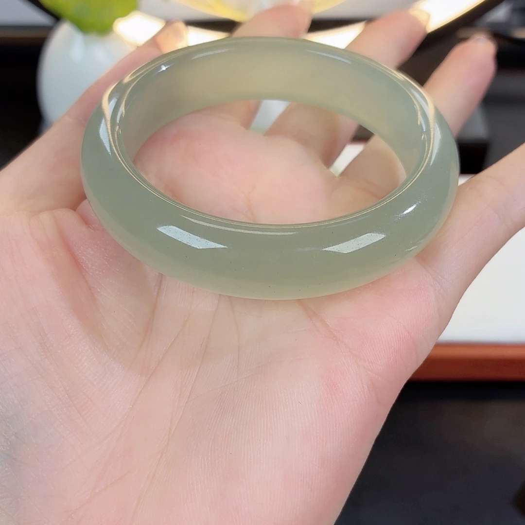 石英质玉未镶嵌手镯