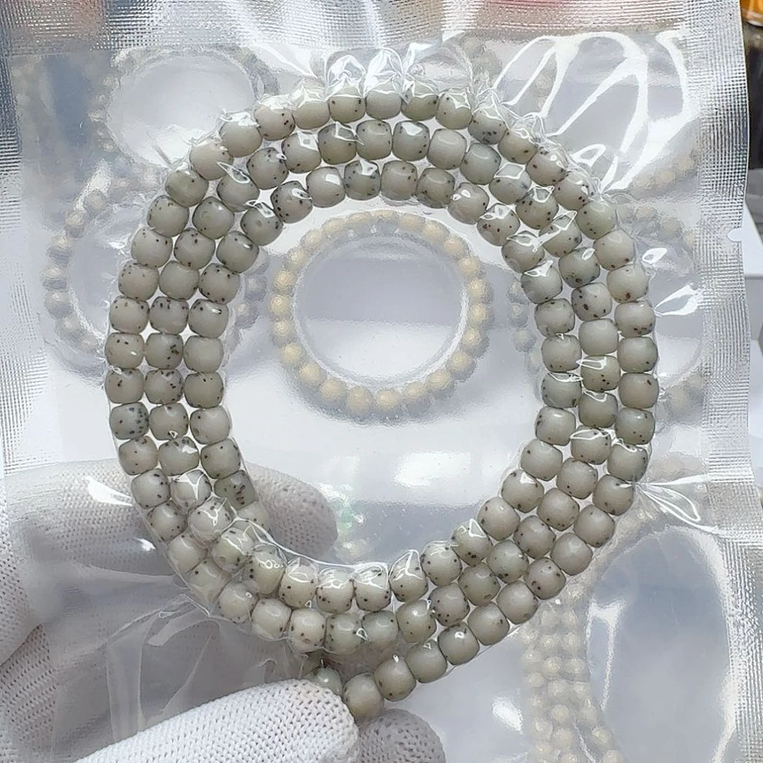 手串星月菩提石玉料6/5鼓珠绿包白通体留白小散星多圈