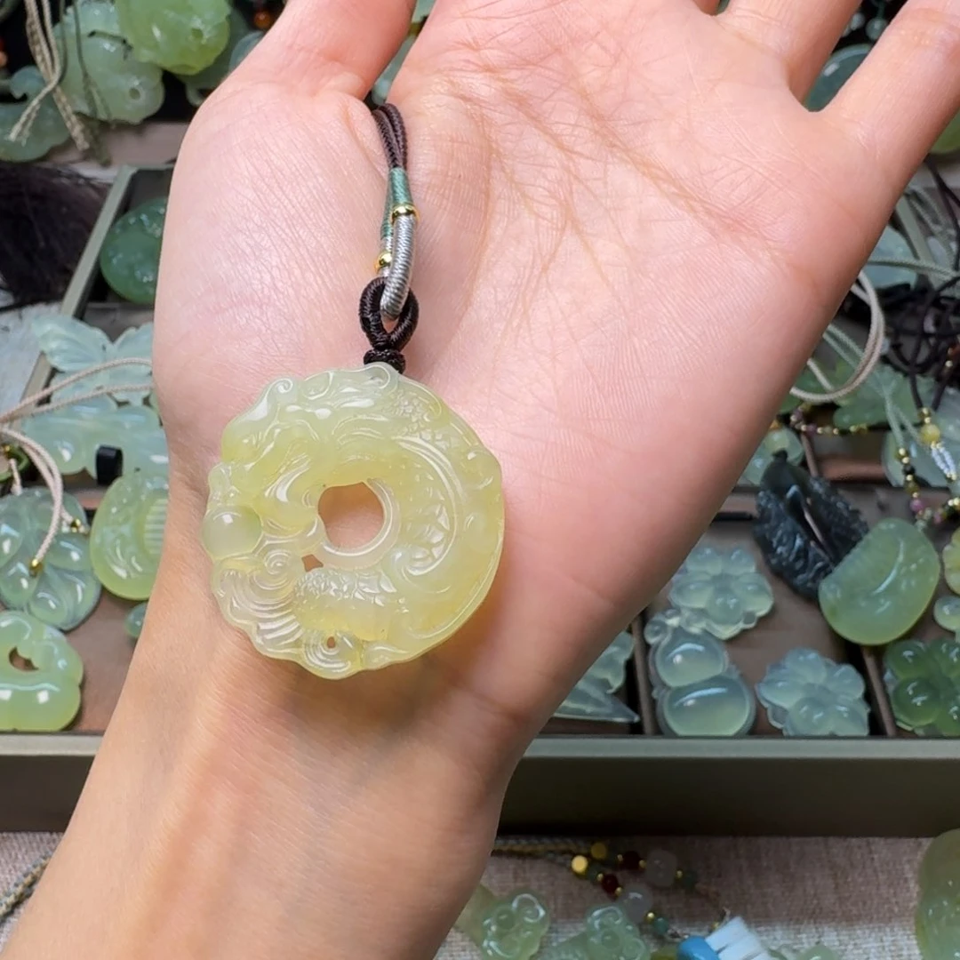 蛇纹石玉项链未镶嵌人**月