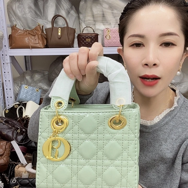 蚕丝小牛剖层皮革PU大