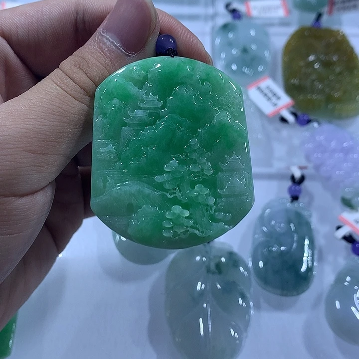 翡翠未镶嵌颈饰天然翡翠A货吊坠