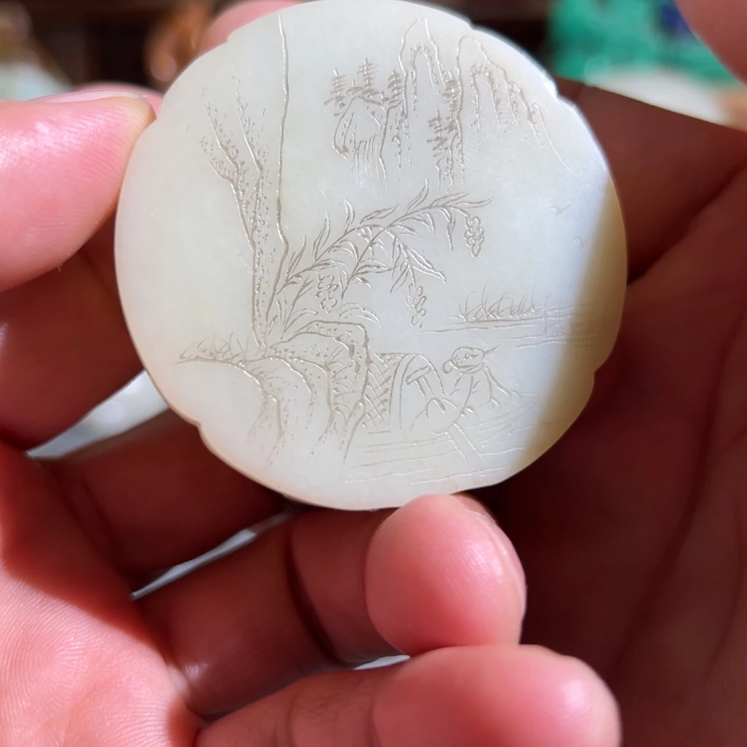 和田玉未镶嵌把件