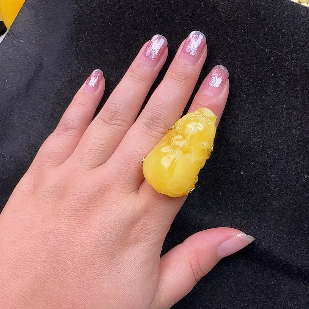 蜜蜡未镶嵌珠宝奇石