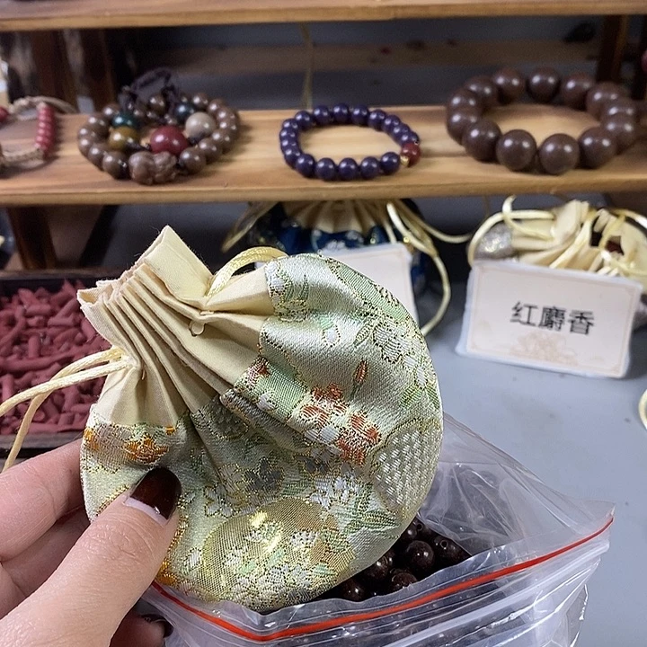泥塑?****?瑕疵珠天木藏香0.8香包50克