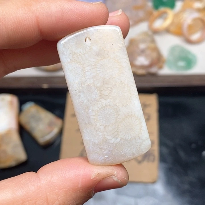 硅化珊瑚（珊瑚玉）手镯未镶嵌