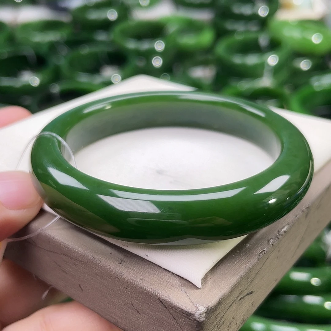 未镶嵌手镯和田玉（碧玉）