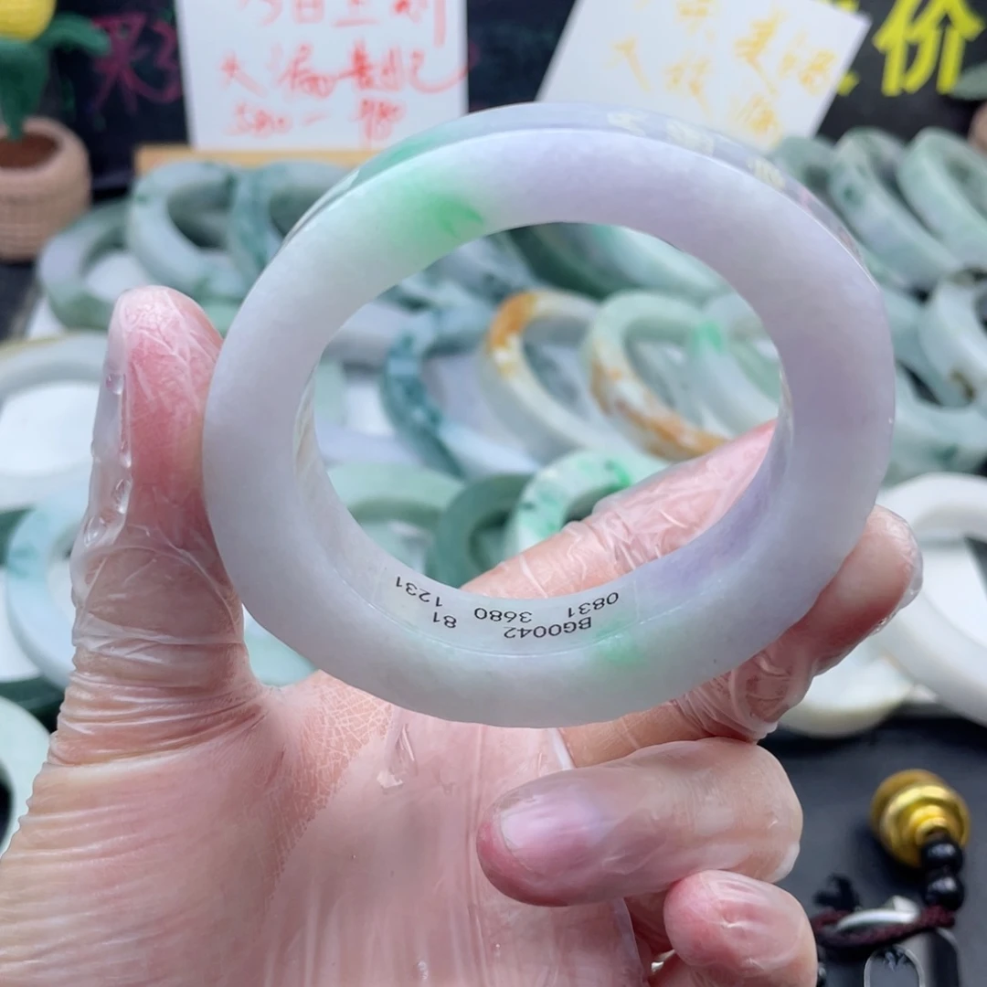 定制翡翠未镶嵌翡翠手镯