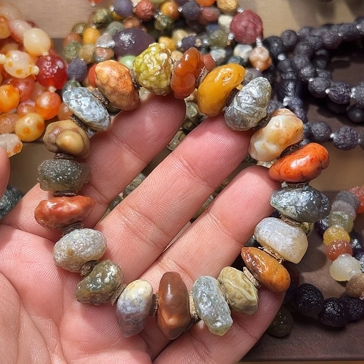 阿拉善彩筋脉手串