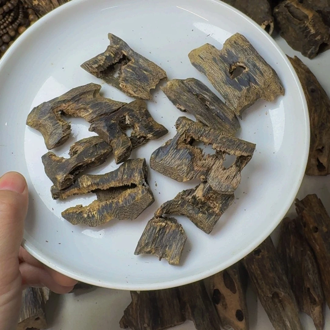 手***吃沉香碎屑沉香莺歌绿41克