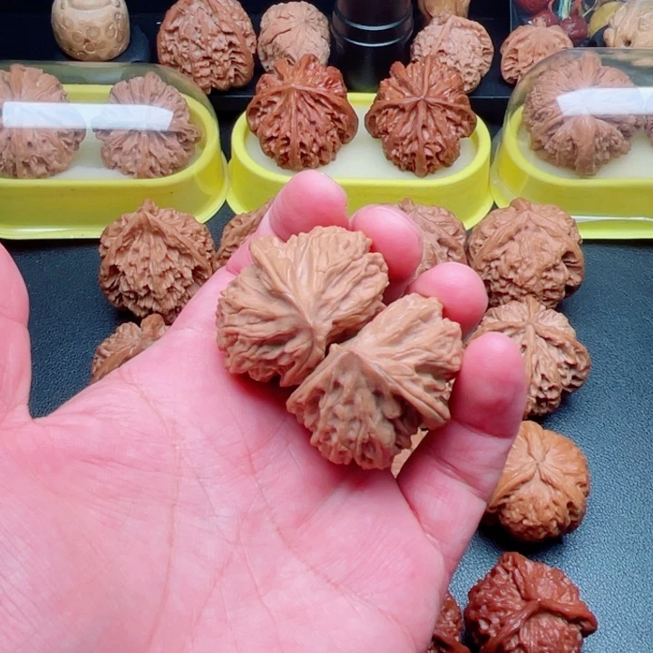 把件文玩核桃小众无名半壁狮子头53尺寸