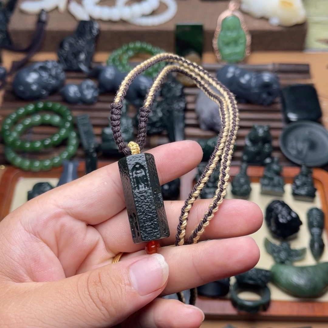 刚***子未镶嵌和田玉挂件