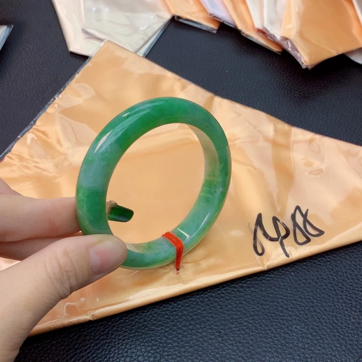 未镶嵌手镯翡翠翡翠手镯