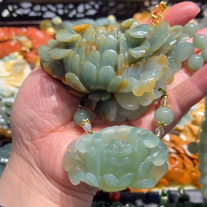 岫玉未镶嵌毛衣链子*