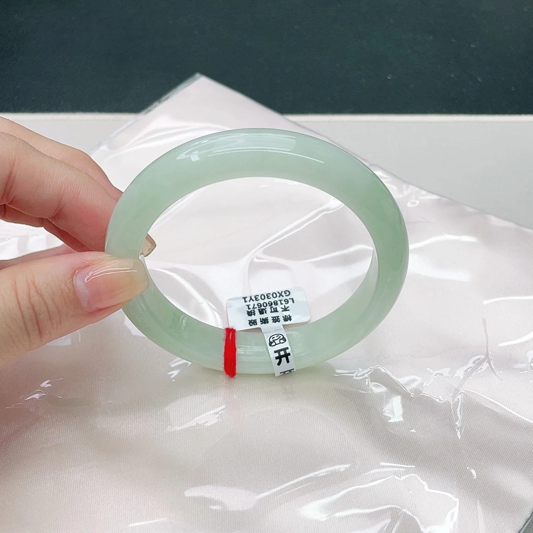 翡翠手镯未镶嵌正60,5