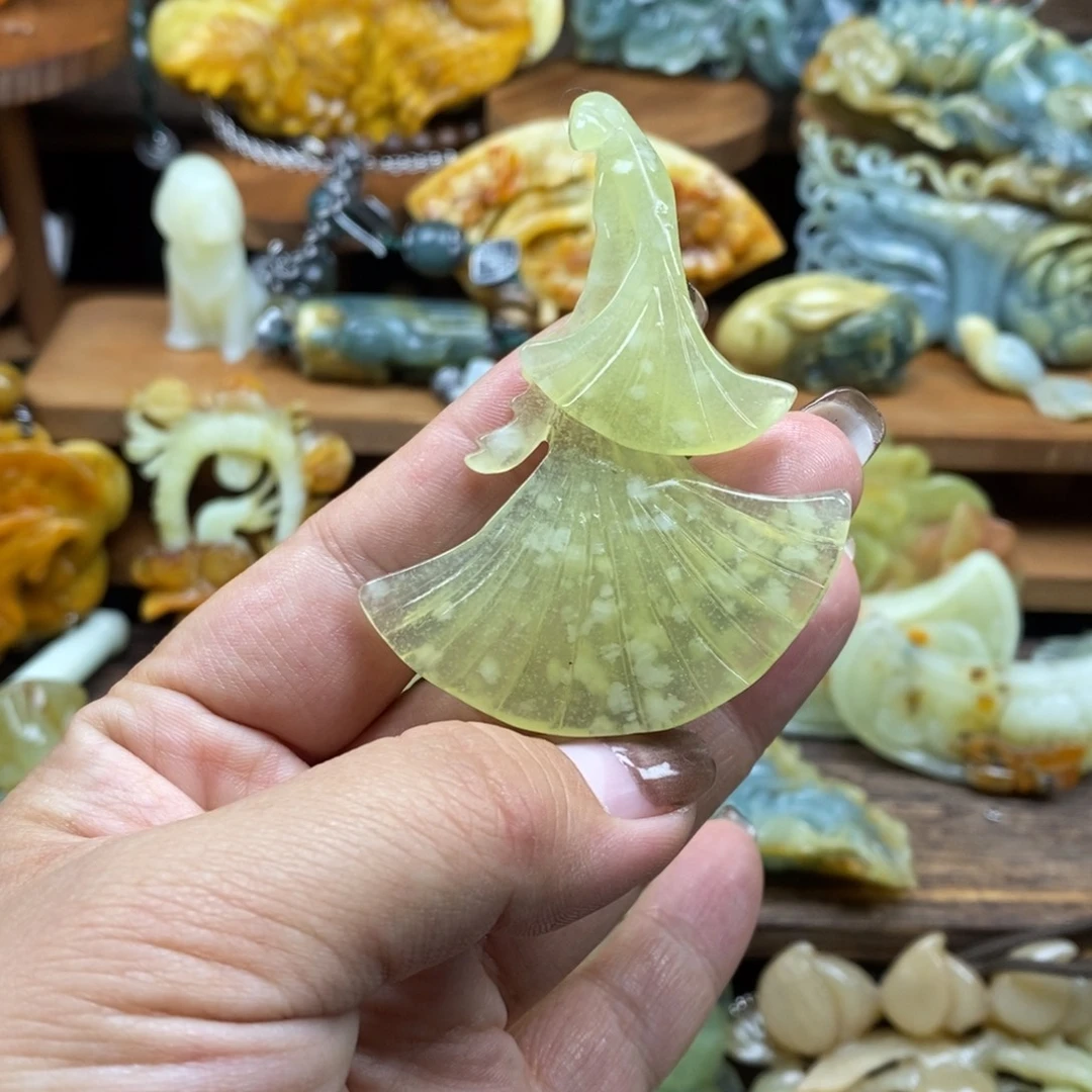 岫玉未镶嵌吊坠(赠链)