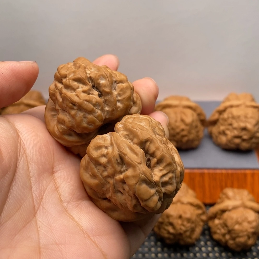 文玩核桃把件雕**光全品边38左右