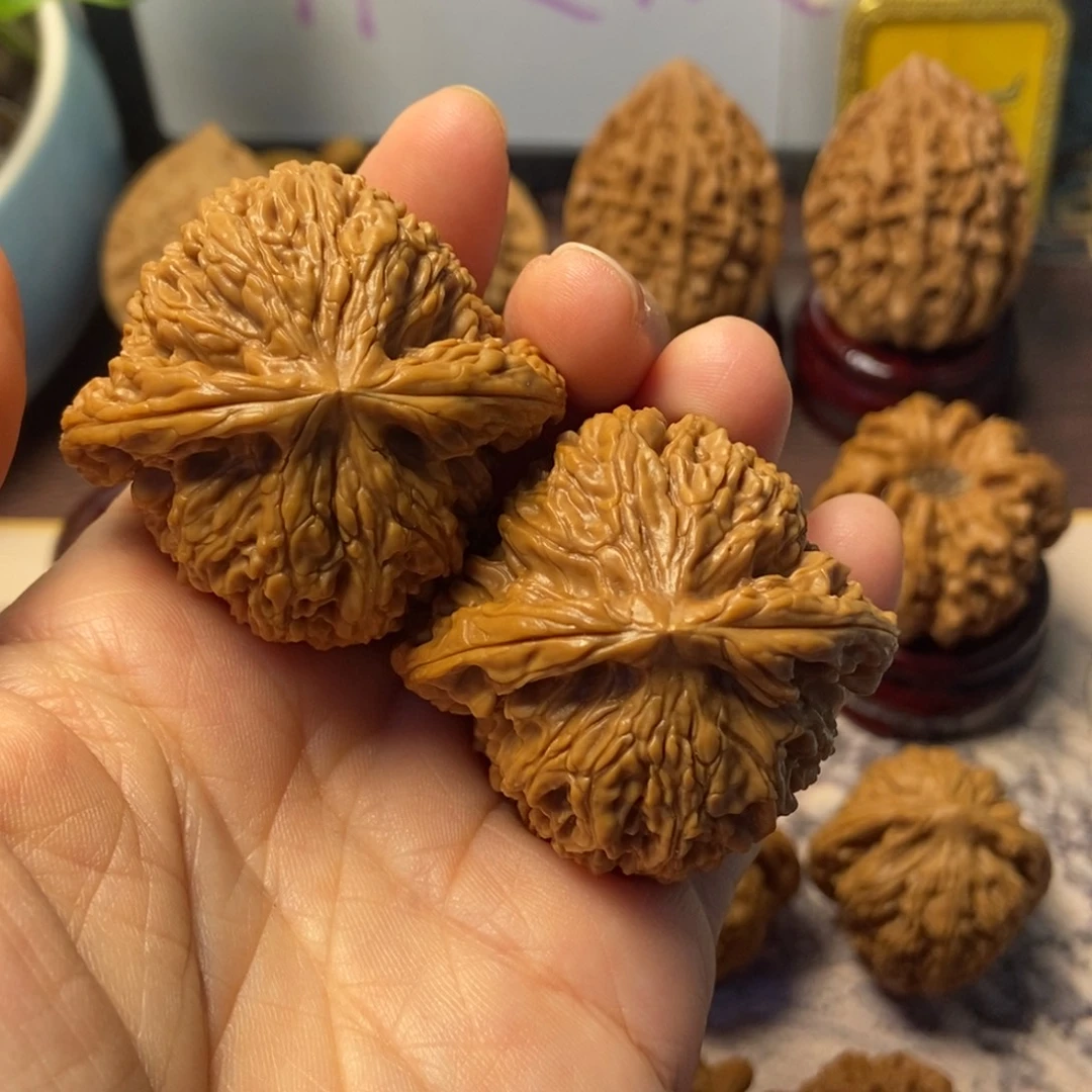 东***坤把件文玩核桃粗筋南疆45