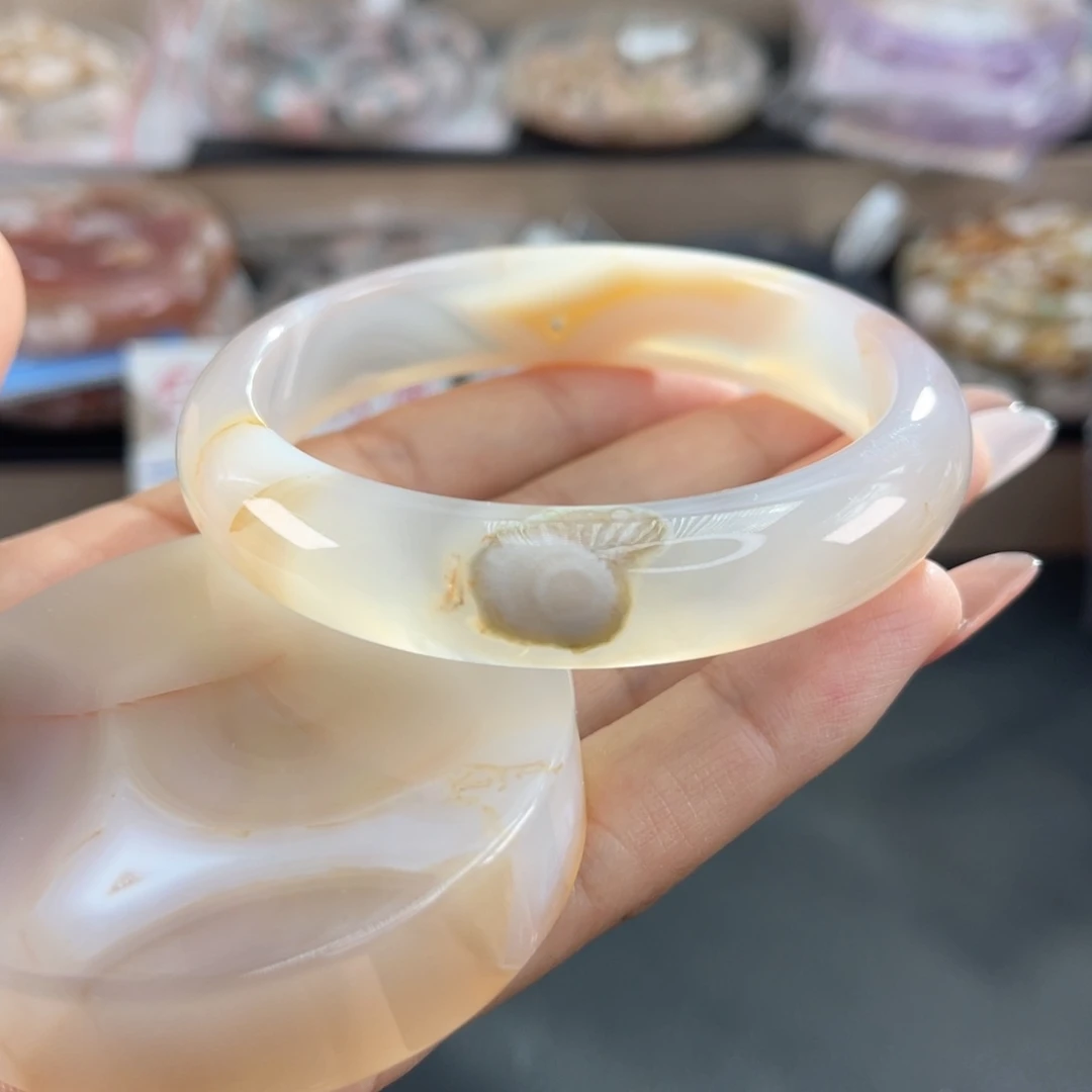 石英质玉未镶嵌手镯58