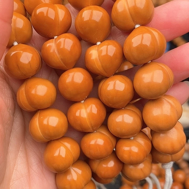 手串文玩核桃泛油