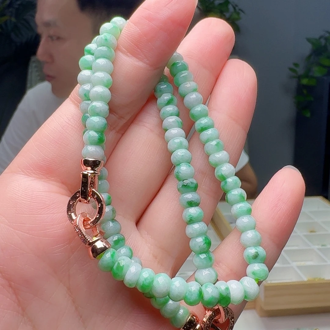 翡翠未镶嵌手链多样性发货其一